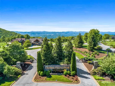 99999 Snow Ridge 11 Dr #11, Hendersonville, NC 28792