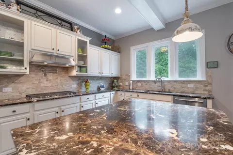 Kitchen - 3666 Jacinta Ct, Tega Cay, SC 29708 photo 2 of 3