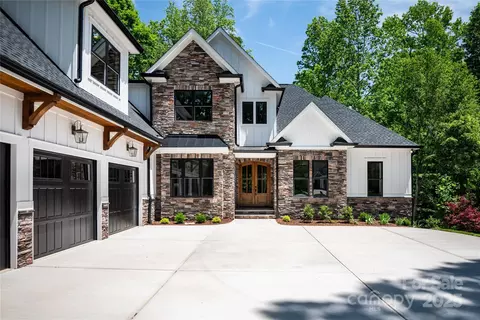 Exterior - 7703 Juniper Ln, Denver, NC 28037 photo 4 of 8