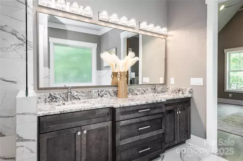 Bath - 7703 Juniper Ln, Denver, NC 28037 photo 6 of 8