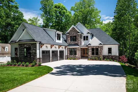 Exterior - 7703 Juniper Ln, Denver, NC 28037 photo 3 of 8