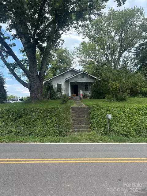 566 Ridge Rd, Marion, NC 28752