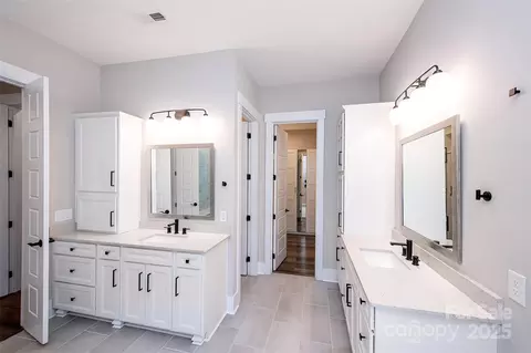 Bath - 720 Cavesson Way, Monroe, NC 28110 photo 2 of 5