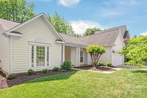 936 Knightsbridge Rd, Fort Mill, SC 29708