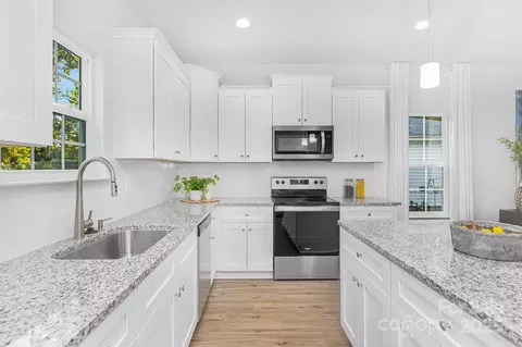 Kitchen - 1623 Martin Ave, Gastonia, NC 28052 photo 1 of 1