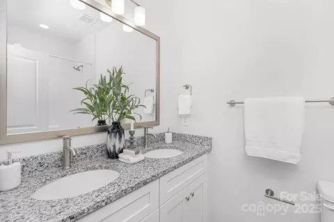 Bath - 1623 Martin Ave, Gastonia, NC 28052 photo 1 of 3