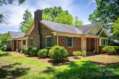 1503 Brentwood Dr, Newton, NC 28658