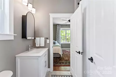 Bath - 314 Center Dr, Davidson, NC 28036 photo 3 of 4