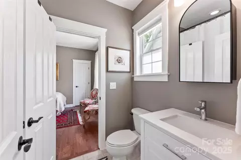 Bath - 314 Center Dr, Davidson, NC 28036 photo 2 of 4