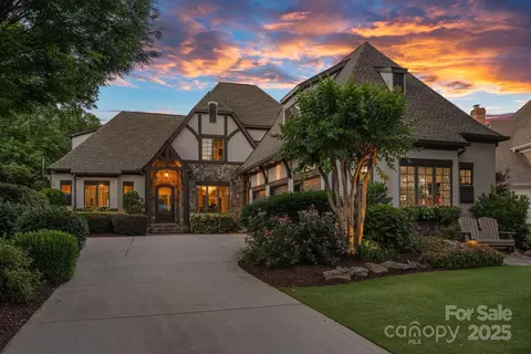 18718 Peninsula Cove Ln, Cornelius, NC 28031