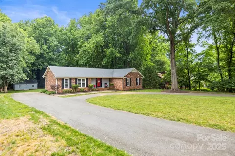 8938 Glencroft Rd, Mint Hill, NC 28227