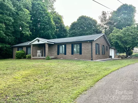 35 Caldwell Dr, Taylorsville, NC 28681