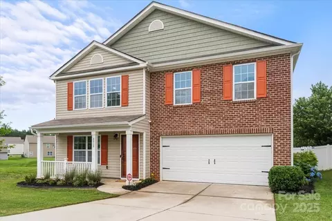 2515 Walnut Forest Dr, Charlotte, NC 28216