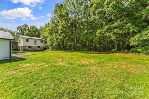 Exterior - 320 E Pine St, Maiden, NC 28650 photo 5 of 8