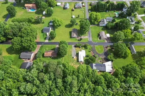 View/Area - 320 E Pine St, Maiden, NC 28650 photo 4 of 5