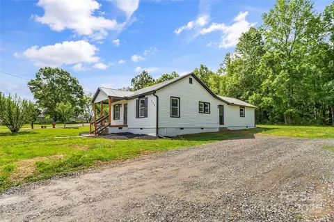 Exterior - 320 E Pine St, Maiden, NC 28650 photo 8 of 8