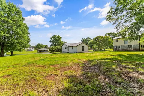 Exterior - 320 E Pine St, Maiden, NC 28650 photo 4 of 8