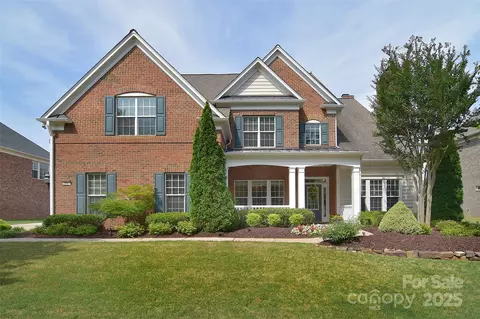 2812 Julian Glen Cir, Waxhaw, NC 28173