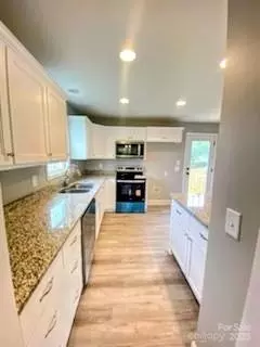 Kitchen - 1872 Terrain Nw Dr NW, Conover, NC 28613 photo 1 of 1