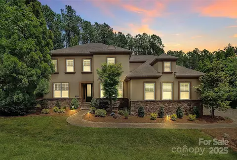 11052 Preservation Park Dr, Charlotte, NC 28214