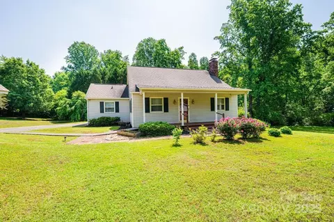 1276 Beechwood Dr, Newton, NC 28658