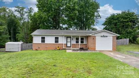 103 Kela Dr, Morganton, NC 28655