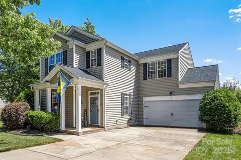 6107 Raisin Tree Ln, Charlotte, NC 28215