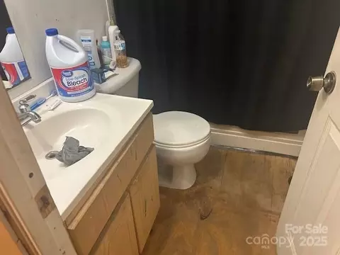 Bath - 3234 Legend Rd, Lancaster, SC 29720 photo 2 of 2