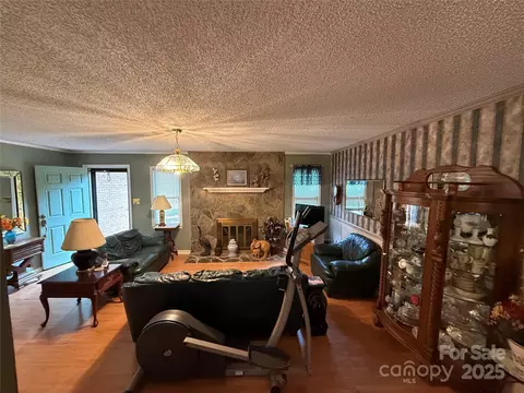 5198 Wright Dr, Hickory, NC 28602 photo 9