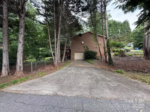 5198 Wright Dr, Hickory, NC 28602 photo 4