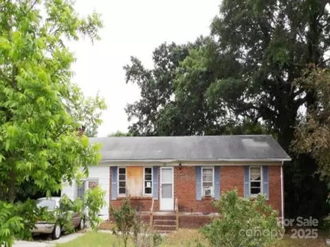 203 Cowan St, Lilesville, NC 28091