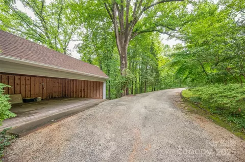 Exterior - 93 Villa Barbara Ln, Tryon, NC 28782 photo 6 of 10