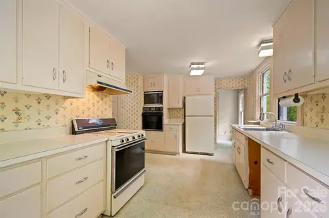 93 Villa Barbara Ln, Tryon, NC 28782 photo 17
