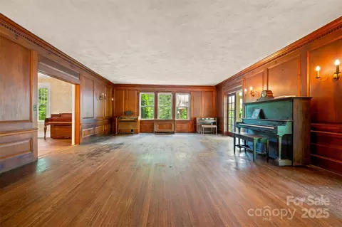 Living - 93 Villa Barbara Ln, Tryon, NC 28782 photo 5 of 7