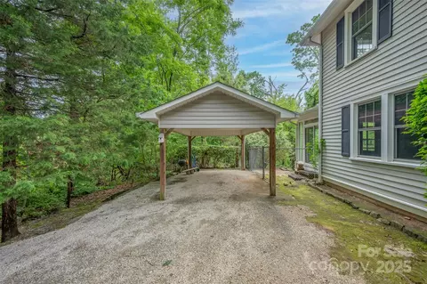Exterior - 93 Villa Barbara Ln, Tryon, NC 28782 photo 2 of 10