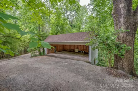 Exterior - 93 Villa Barbara Ln, Tryon, NC 28782 photo 5 of 10