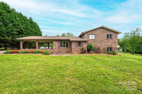3020 Doc Pugh Rd, Connelly Springs, NC 28612
