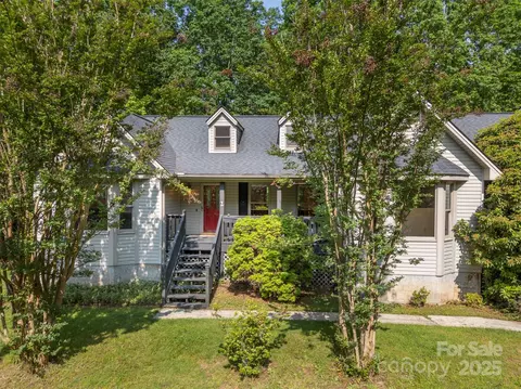 2 Candlestick Dr, Zirconia, NC 28790