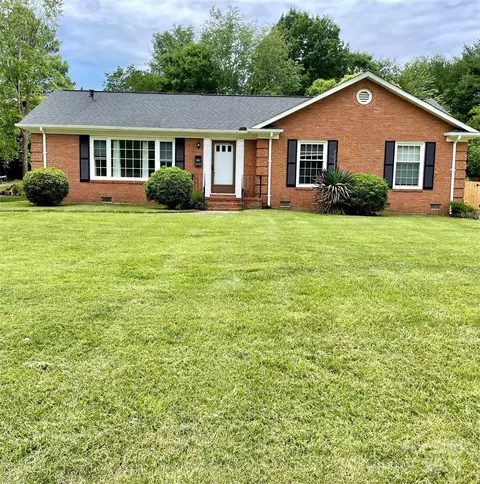 5734 Brookhaven Rd, Charlotte, NC 28210