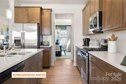 Kitchen - 518 Hullview Vis, Monroe, NC 28110 photo 4 of 5