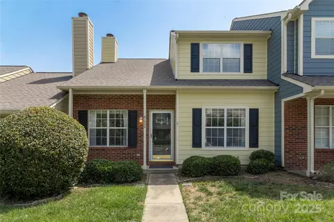 9006 Four Mile Creek Rd, Charlotte, NC 28277
