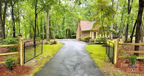 3214 Tilley Morris Rd, Matthews, NC 28105