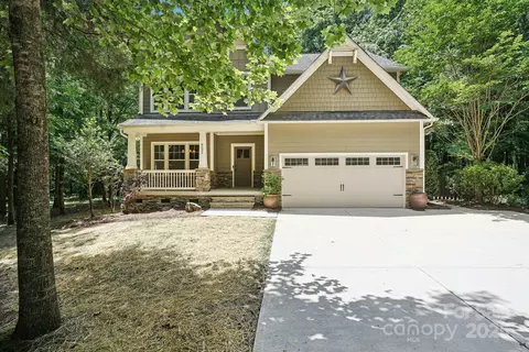 8521 Aspen Ct, Charlotte, NC 28227