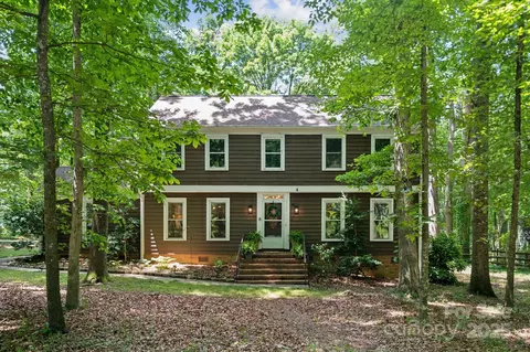 2507 Connemara Dr, Matthews, NC 28105