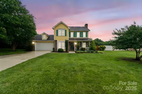 105 Carmel Hills Dr, Gastonia, NC 28056