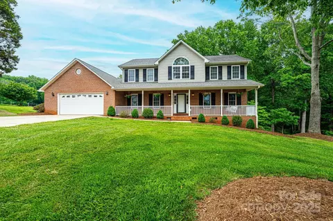 2728 Touchstone Cir, Newton, NC 28658