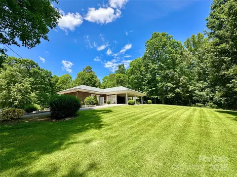 2866 Old Morganton Rd, Lenoir, NC 28645