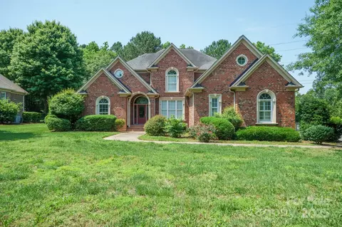 100 Woodwinds Dr, Mount Holly, NC 28120