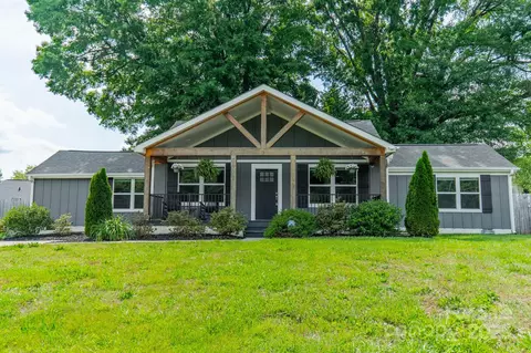 7901 Reames Rd, Charlotte, NC 28216
