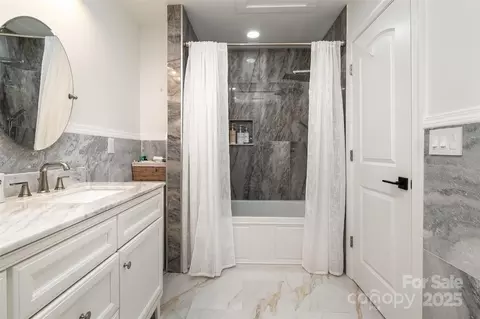 Bath - 2320 Doster Rd, Monroe, NC 28112 photo 3 of 4